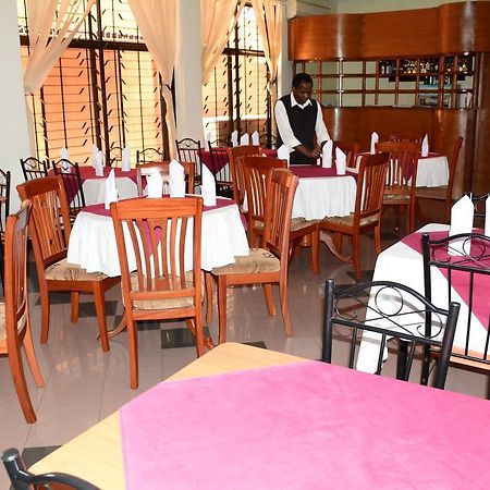 Jevas Hotel Arusha Esterno foto