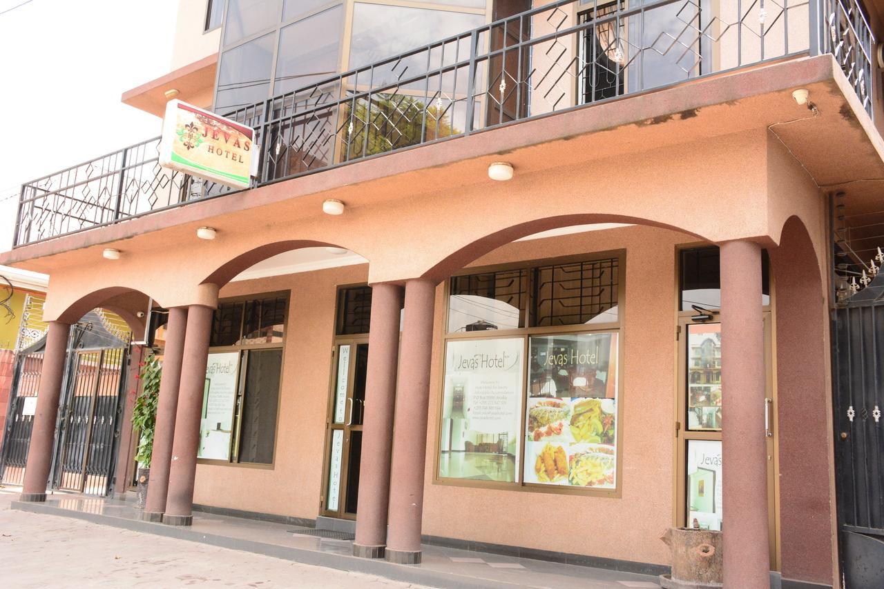 Jevas Hotel Arusha Esterno foto
