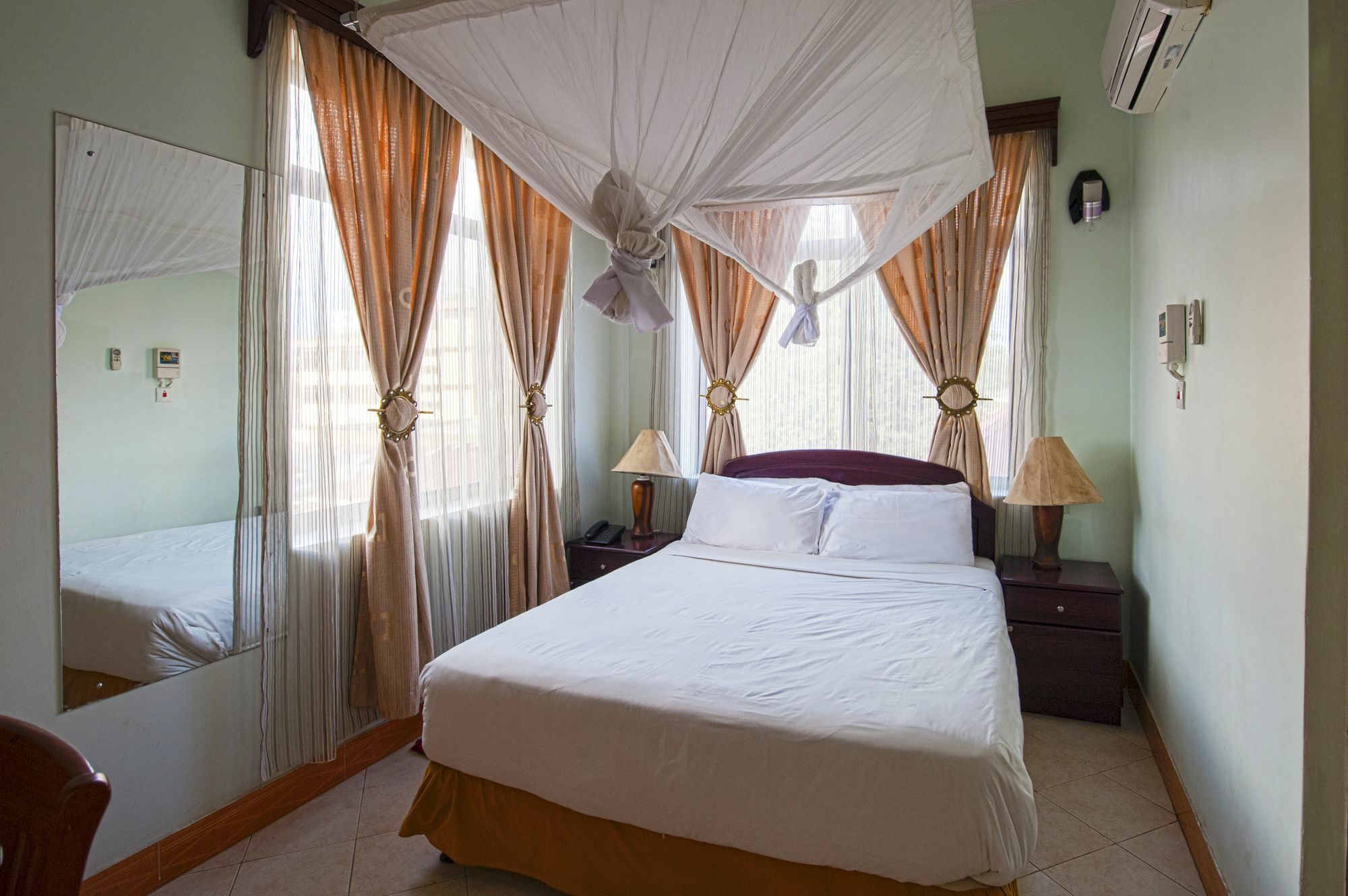 Jevas Hotel Arusha Esterno foto